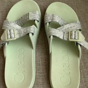 Chaco Chillos Size 8